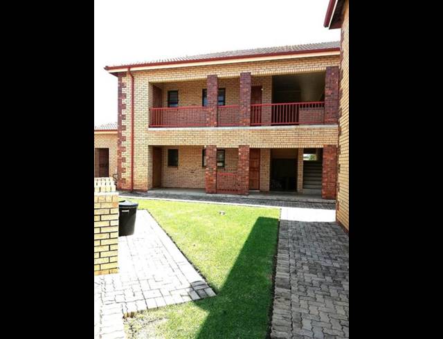 1 BEDROOM APARTMENT FOR SALE IN DASSIE RAND